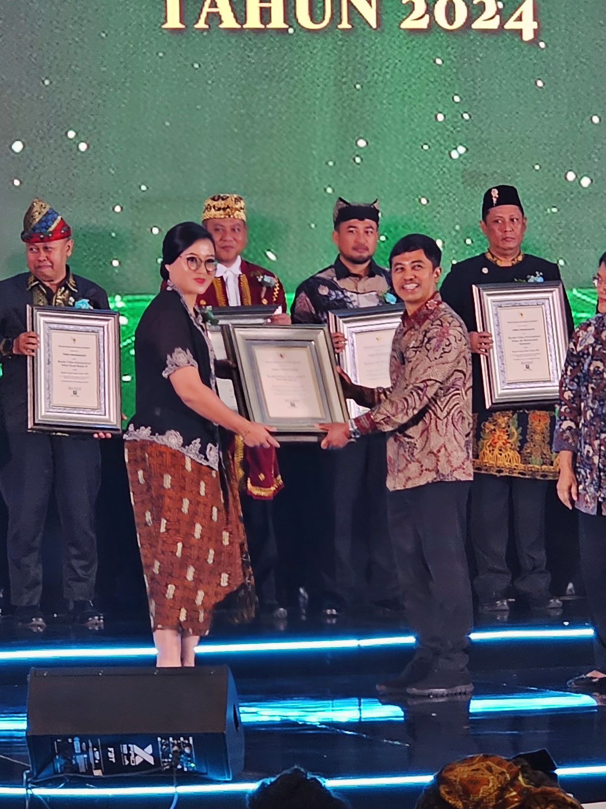 PT Angkasa Pura Indonesia Bandar Udara Pattimura Ambon Terima Penghargaan Bandar Udara Sehat 2024