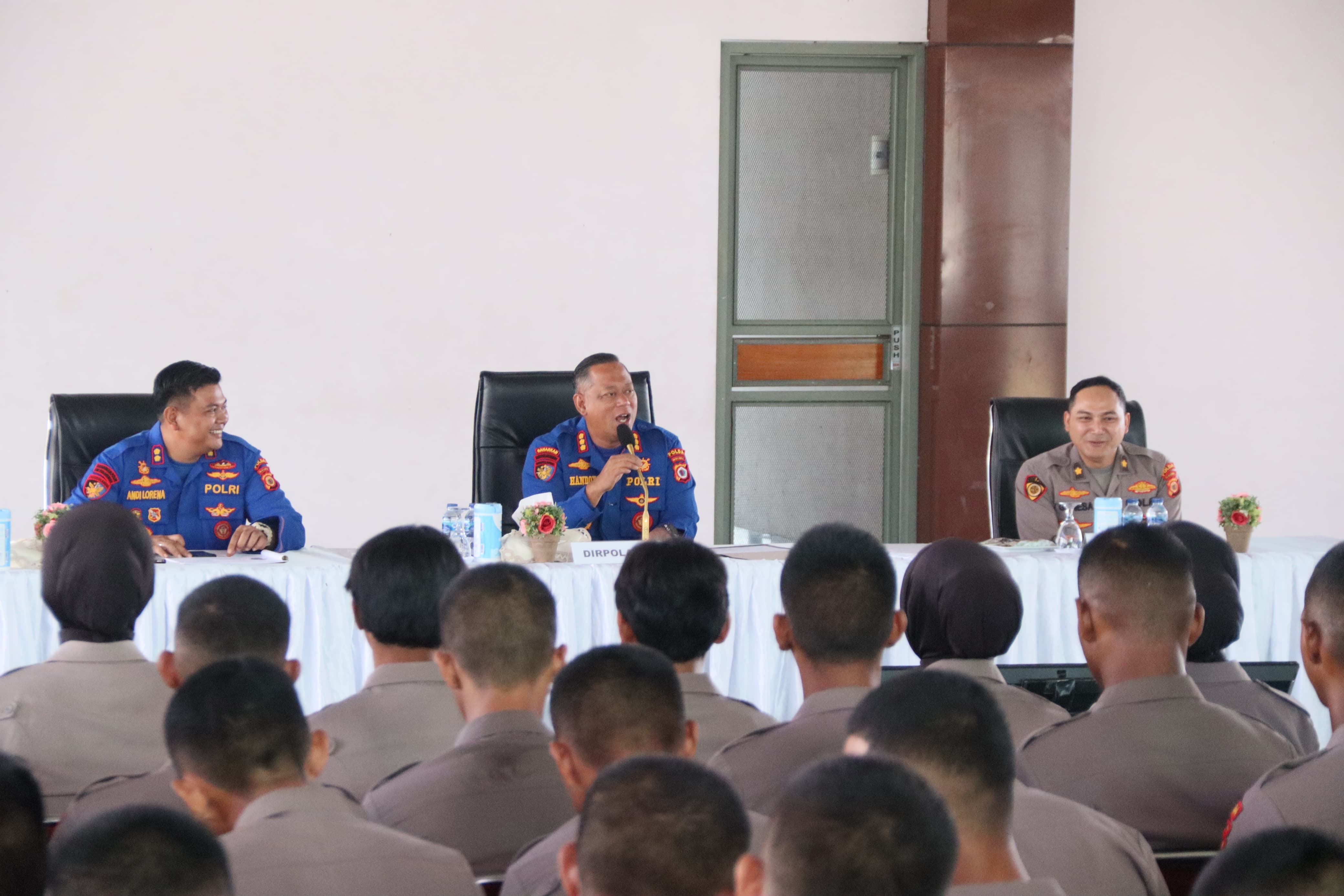 Kepada 196 Bintara Remaja dan Tamtama, Irwasda Ingatkan Untuk Melayani Masyarakat Dengan Baik