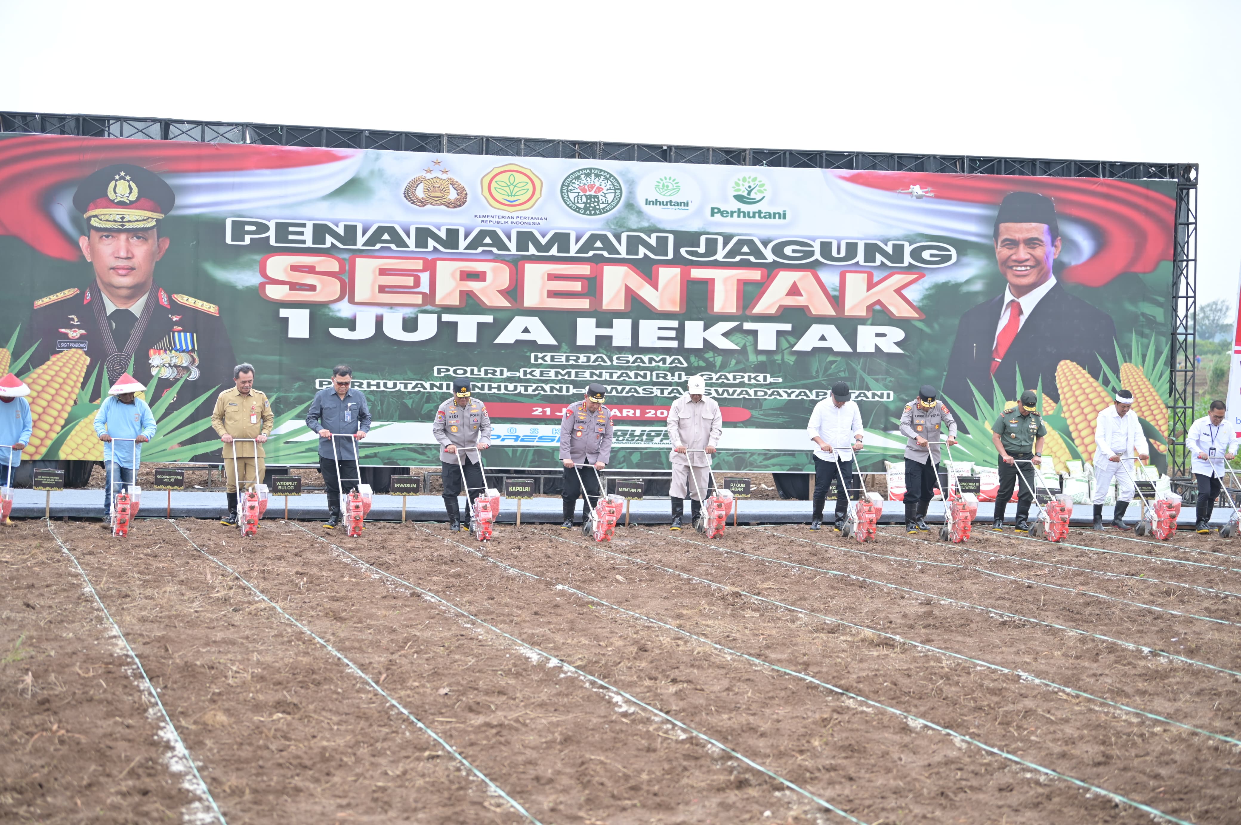 Kapolres Buru Bersama Dandim 1506/Namlea bersinergi Dalam Penanaman Jagung Serentak Satu Juta Hektar