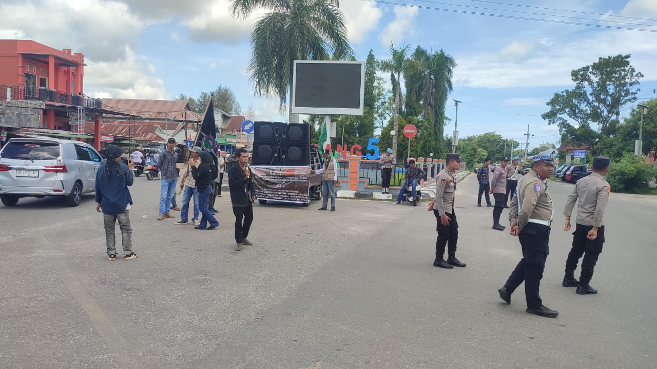 Dukungan dan Orasi Meminta Kapolres Buru Menangkap Oknum Penyebar Informasi Hoaks