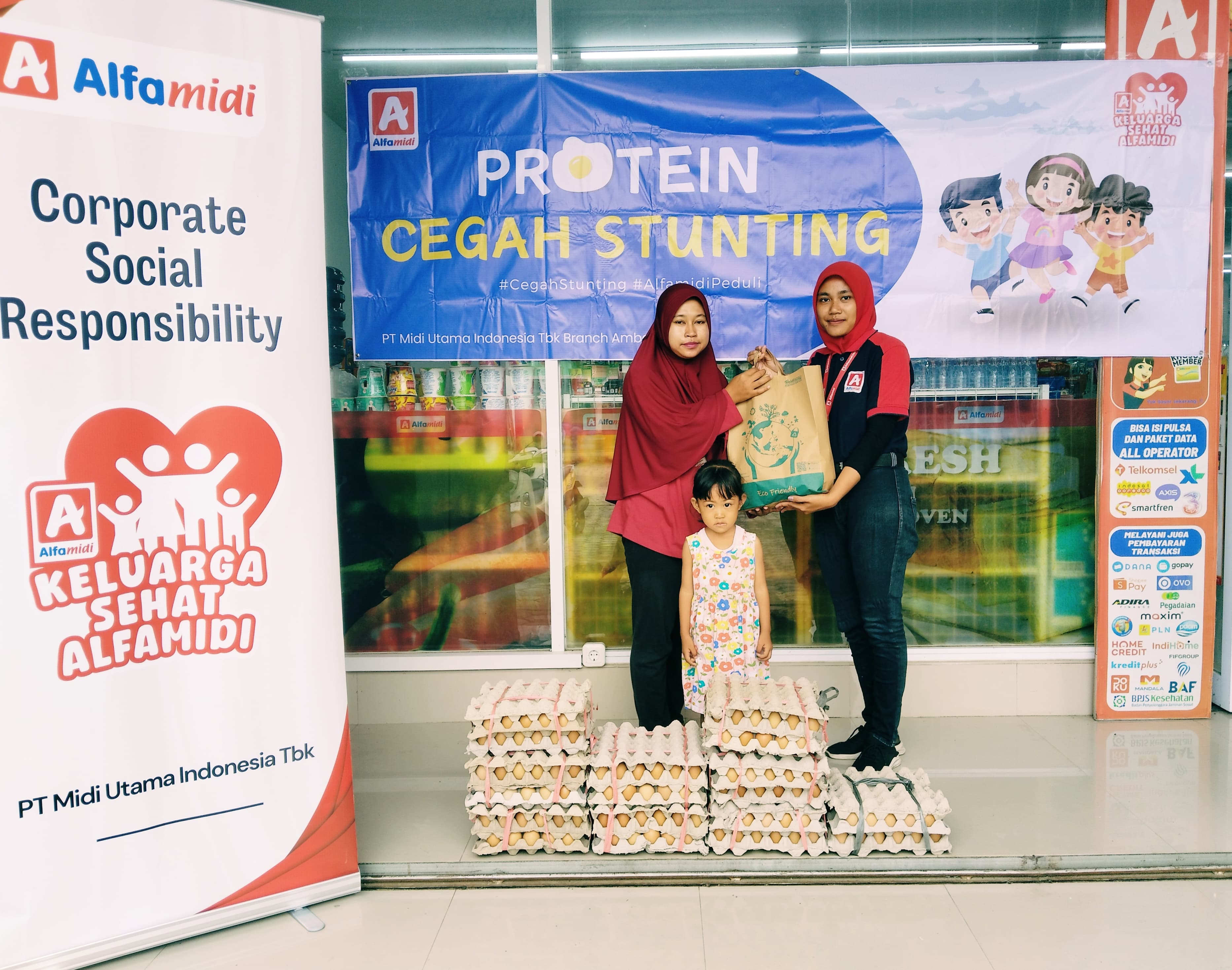Alfamidi Kembali Salurkan 1.500 Telur Protein Cegah Stunting di Pulau Buru