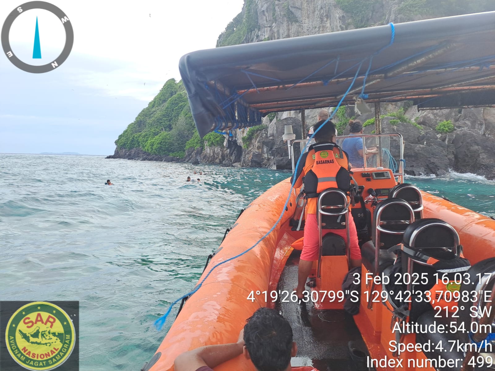KM Rajawali Perkasa 103 Mengalami Karam di Perairan Pulau Suanggi Kab. Malteng.