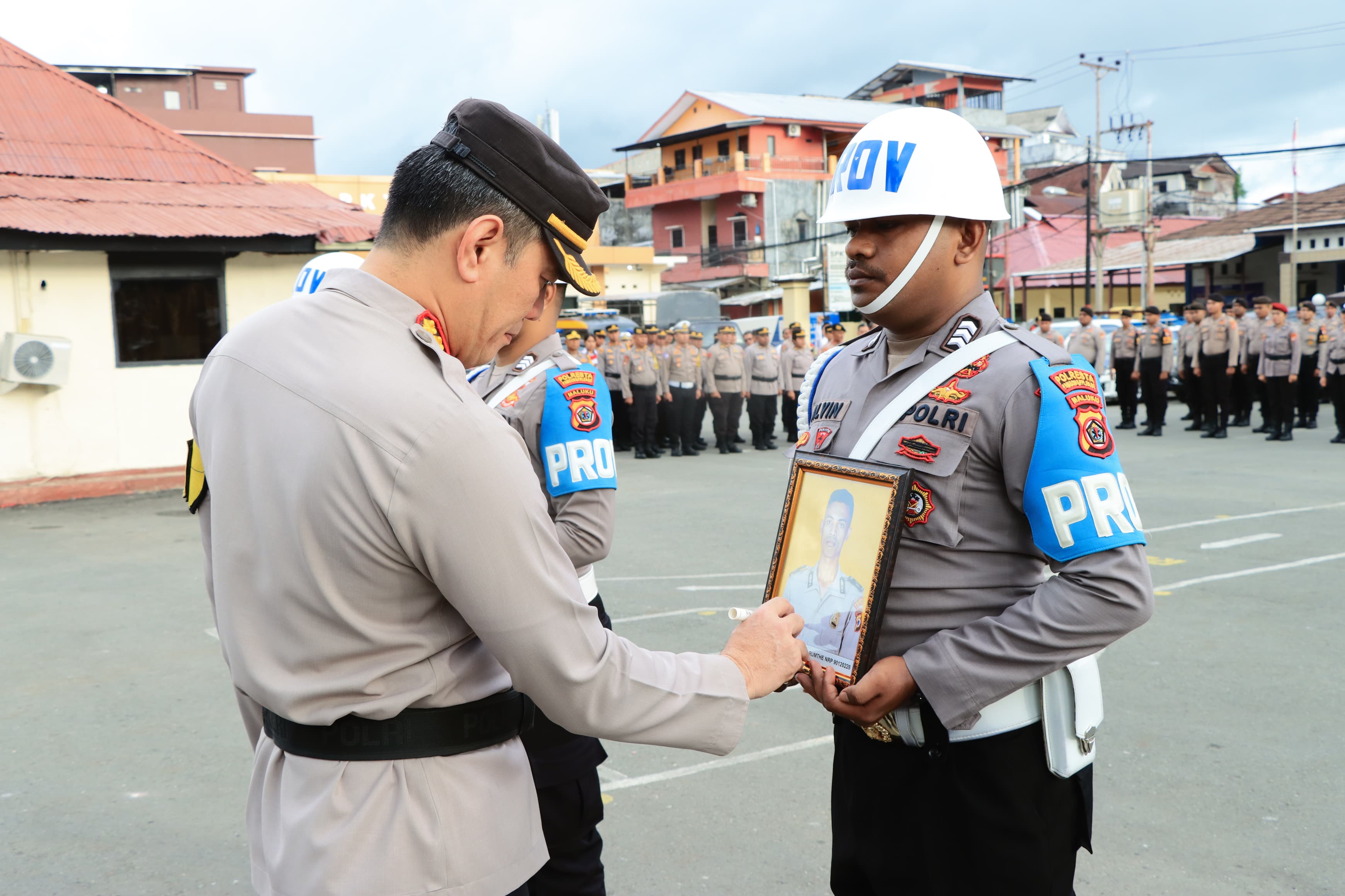 Kapolresta Ambon Pimpin Upacara Pemberhentian Tidak dengan Hormat Tiga Personel Polresta P. Ambon & P.P Lease