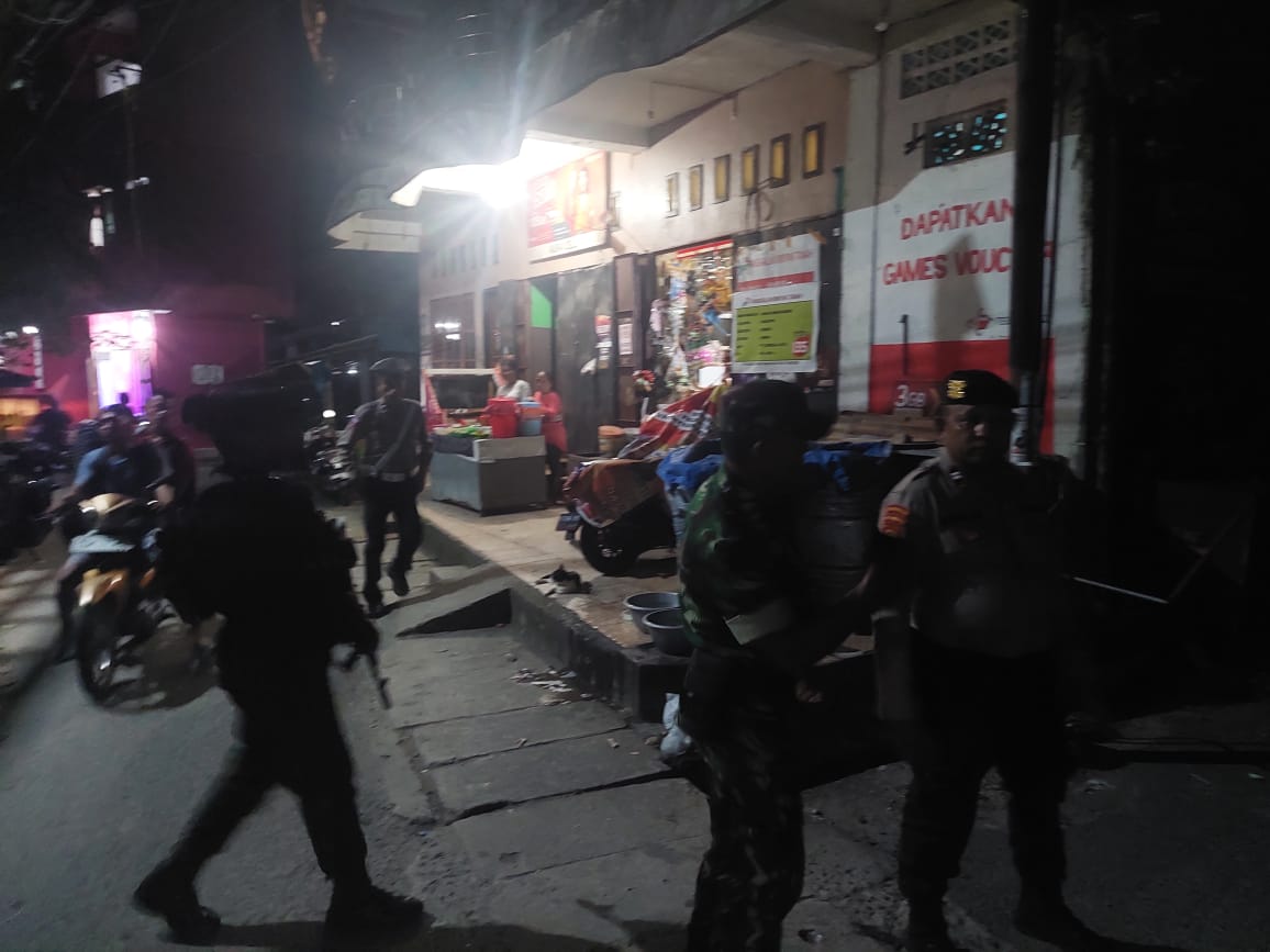 Satbrimob Polda Maluku Patroli Dialogis Ciptakan Kamtibmas Yang Kondusif