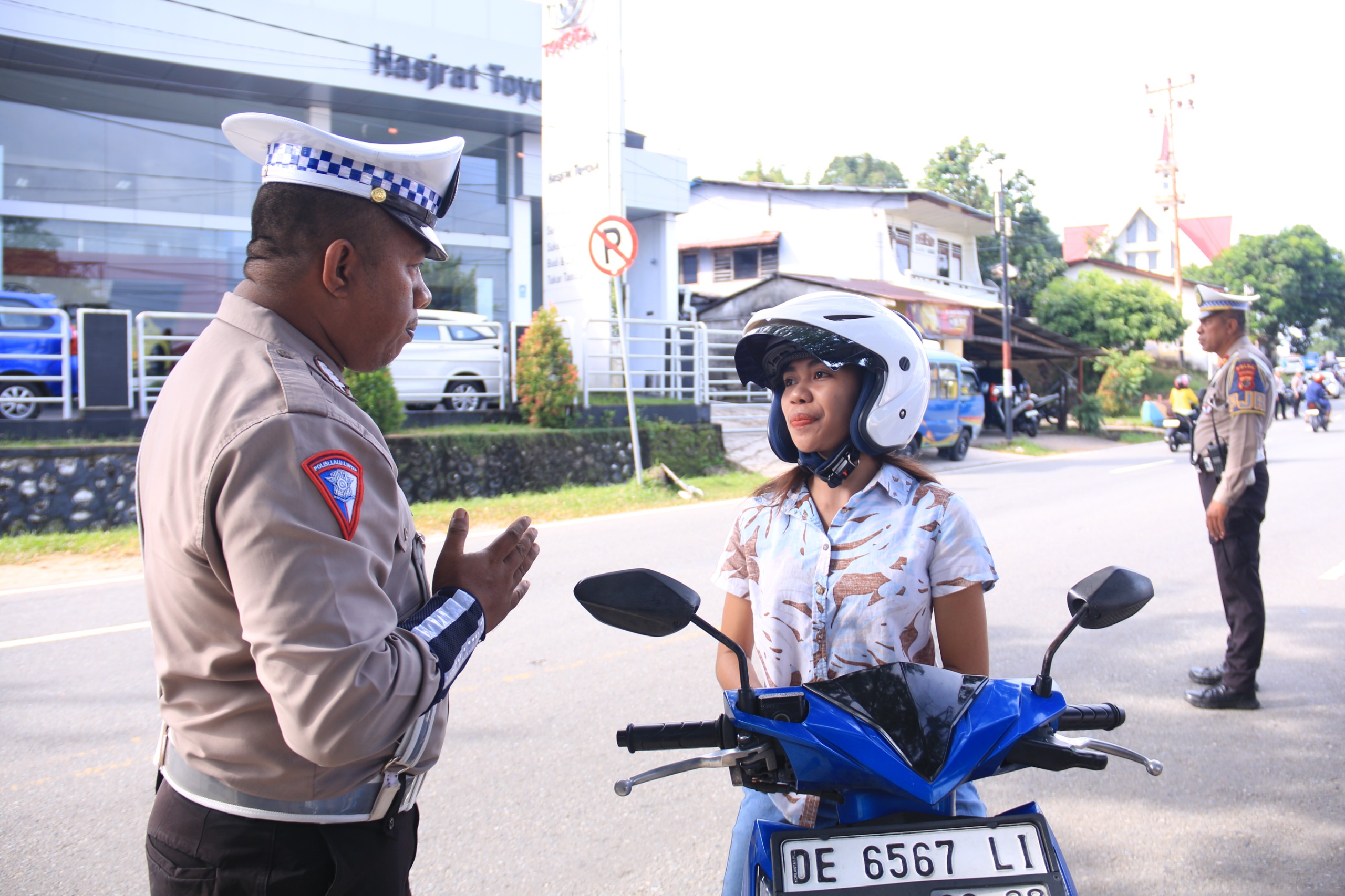 Satgas Keselamatan Salawaku Tegur Pengemudi Yang Langgar Aturan Lalulintas di Ambon