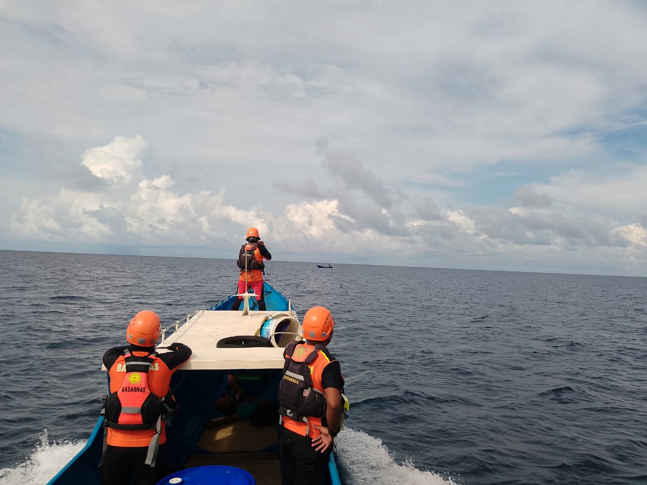 Tim Sar Gabungan Berhasil Selamatkan La Bani Ulis, Nelayan Asal Desa Lala/Pulau Buru. 