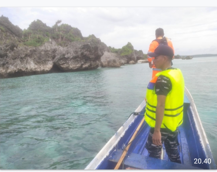 LANAL SAUMLAKI BESERTA TIM SAR LAKSANAKAN PENCARIAN KORBAN TENGGELAM DI PERAIRAN TOTOBLAIN DESA ADAUT KAB. KEP. TANIMBAR