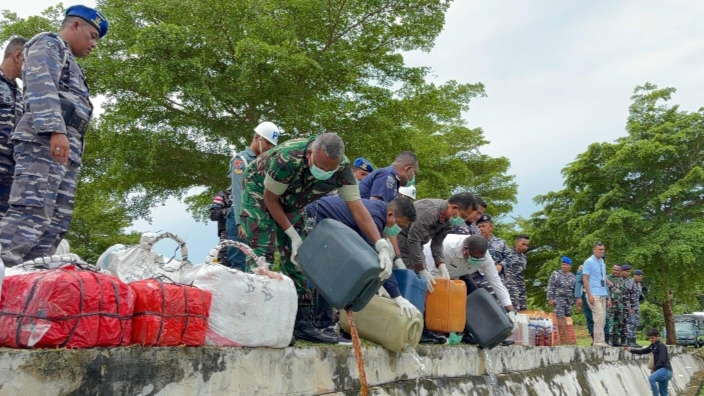Lanal Aru Berhasil Cegah dan Musnahkan Peredaran Ribuan Liter Miras