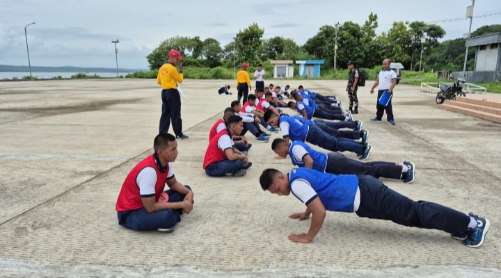 PRAJURIT LANAL SAUMLAKI LAKSANAKAN GIAT SAMAPTA GUNA UKUR KEBUGARAN TUBUH