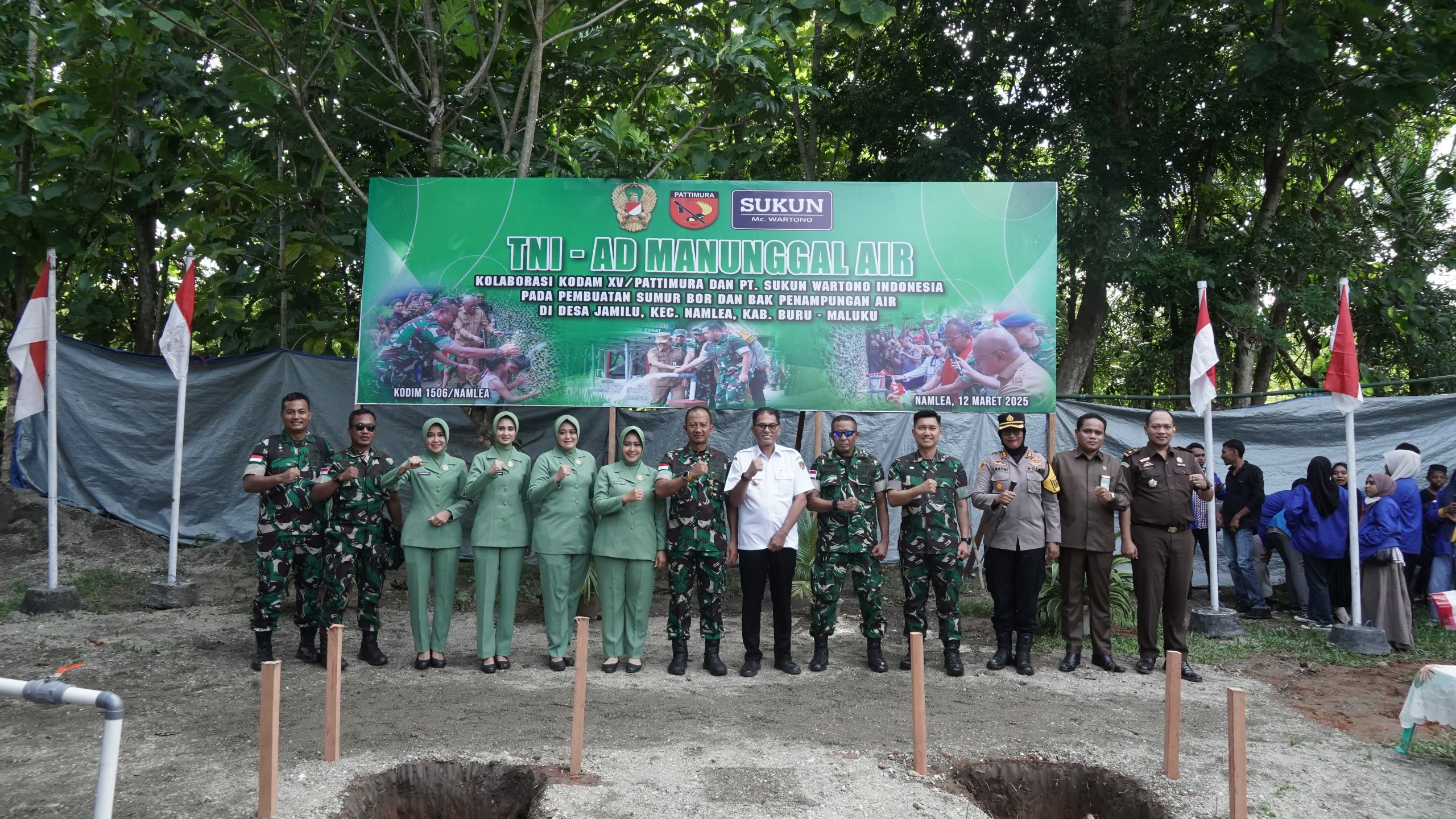 Peletakan Batu Pertama Pembangunan Sumur Bor dan Bak Air Oleh Pangdam XV/Pattimura di Desa Jamilo