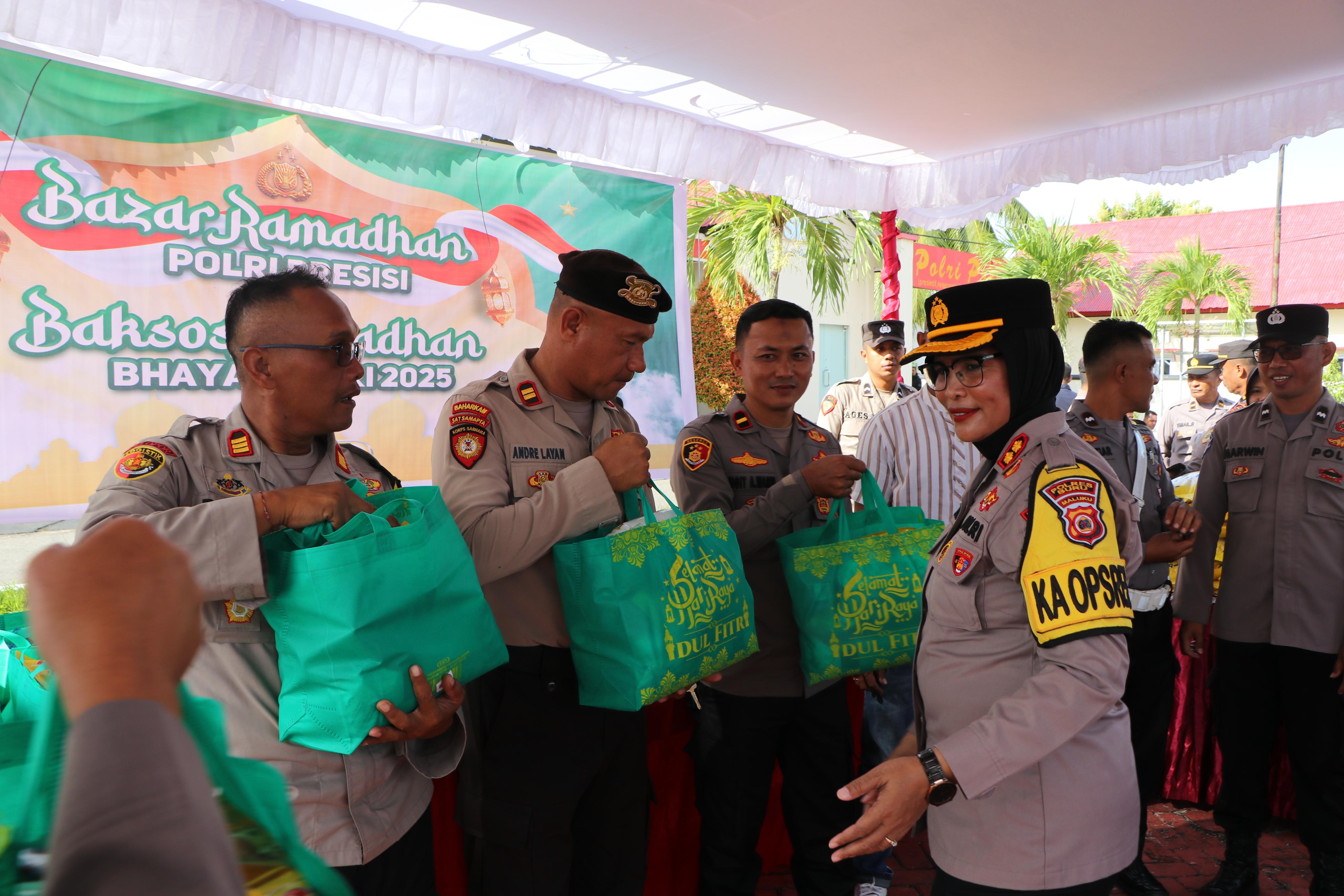 Polres Buru Gelar Bazar Ramadhan Polri Presisi dan Baksos Bhayangkari 2025