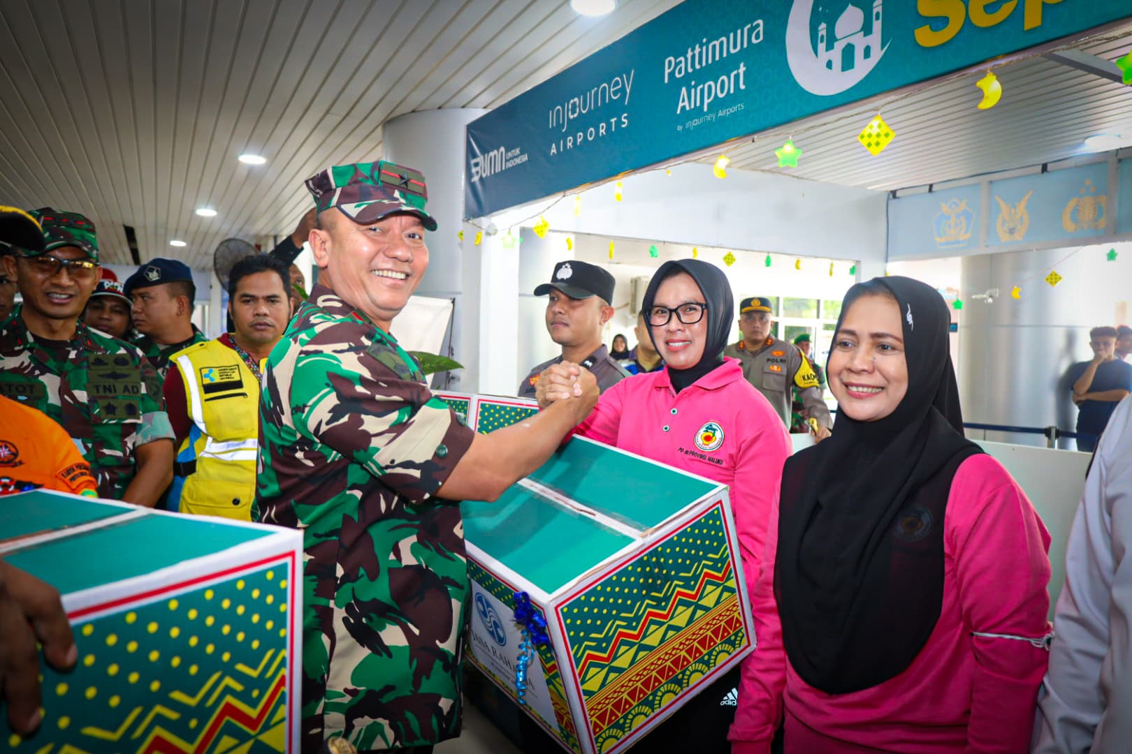 PASTIKAN LEBARAN AMAN DAN LANCAR, DANLANTAMAL IX BERSAMA FORKOPIMDA MALUKU MENINJAU POS PENGAMANAN