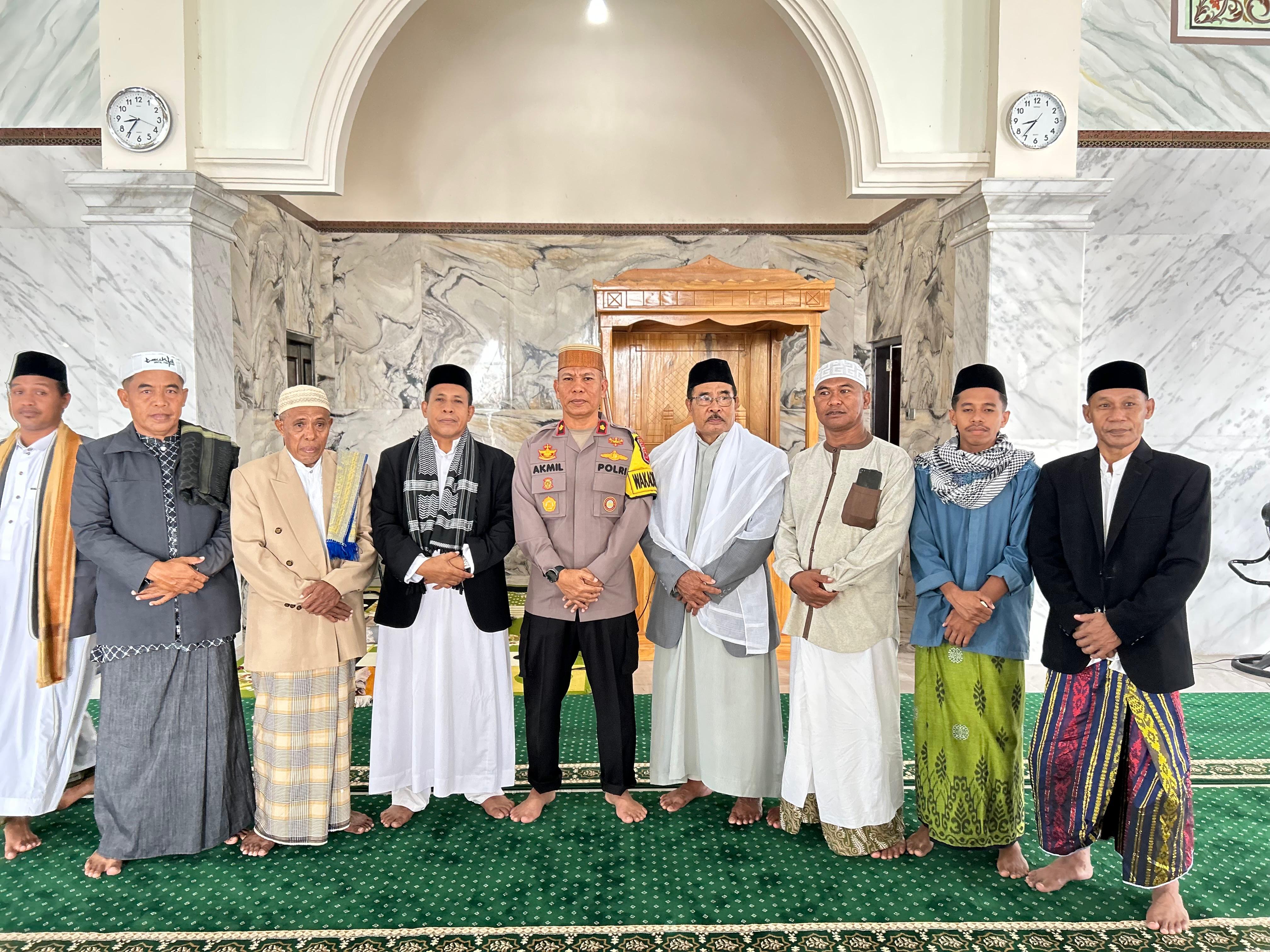 Waka Polres Menjadi Khotib di Masjid Maula Ibrahim pada Sholat Idul Fitri 1446 H
