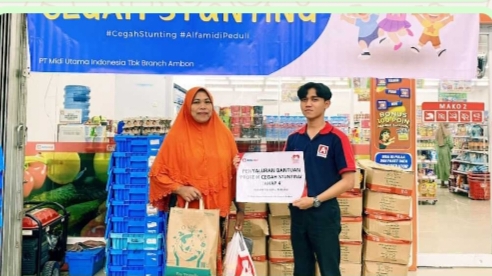 Alfamidi Distribusikan 1.500 Telur untuk Cegah Stunting di Pulau Buru