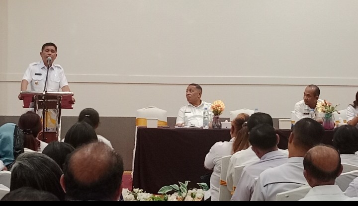 Walikota Ambon Pertemukan Kepala Sekolah, Fokus Perbaiki Infrastruktur Pendidikan