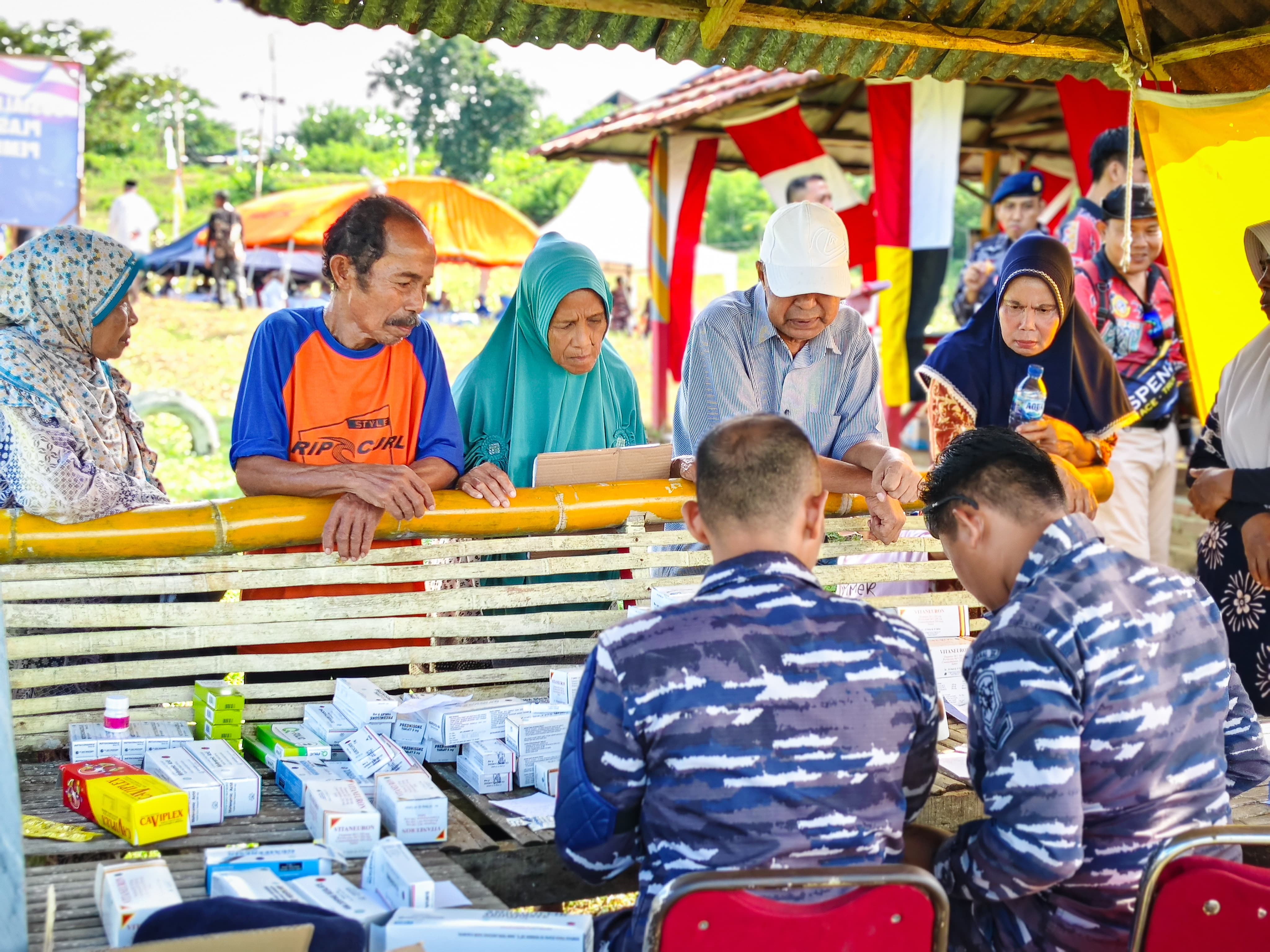 Bhakti Kami Untuk Negeri!!! Lantamal IX Ambon Gelar Giat Sosialisasi dan Pelayanan Kesehatan Gratis