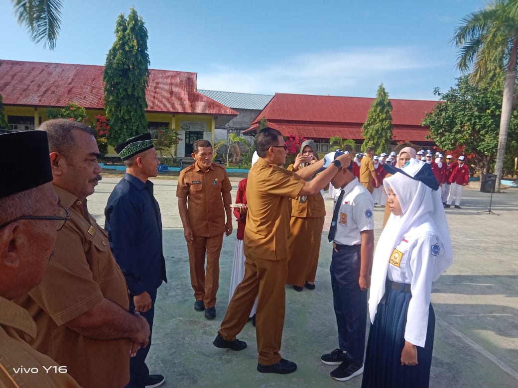 Pj. Bupati Buru Resmi Membuka Ujian Sekolah Tingkat SMP Tahun Pelajaran 2024-2025