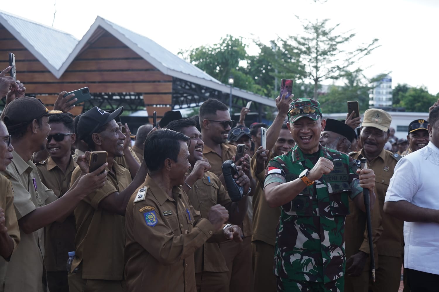 Pangdam XV/Pattimura Sampaikan Pesan Damai di Malra