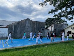 DEMI MENJAGA KEAMANAN PENERBANGAN AVIATION SECURITY BANDARA PATTIMURA TINGKATKAN LATIHAN BELA DIRI KARATE