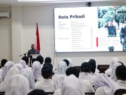 DALAM RANGKA MENDUKUNG TRI DARMA PERGURUAN TINGGI, LANTAMAL IX JADI NARASUMBER PADA PKKMB POLTEKKES KEMENKES MALUKU