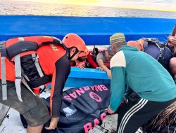 Akibat Jatuh ke Laut, 1 ABK Ditemukan Tim SAR Gabungan Sudah Meninggal di Perairan Tabarfane Kep Aru.