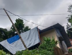 Bahaya, Kabel Listrik di RT 001/003 Karang Panjang Ambon Gunakan Tiang Bambu dan Di Ikat pada batang Pohon