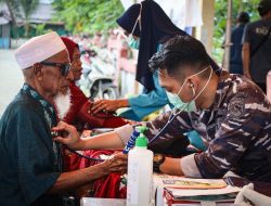 LANTAMAL IX DAN BI KEMBALI LAKSANAKAN BAKSOS KESEHATAN PADA EKSPEDISI RUPIAH BERDAULAT DI DESA TAYANDO KOTA TUAL