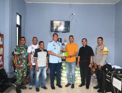 Danlanud Pattimura Laksanakan Jumat Berkah untuk masyarakat sekitar