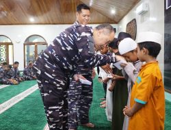 JELANG HUT TNI ANGKATAN LAUT KE-80, DANKODAERAL IX AMBON GELAR DOA BERSAMA DAN BERBAGI UNTUK ANAK-ANAK YATIM PIATU