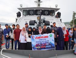 GILIRAN TK RA MUTIARA WAIHERU DAN PAUD CAHAYA PELANGI MELIHAT LANGSUNG KAPAL PERANG KODAERAL IX AMBON