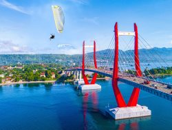 Paramotor Fasi Daerah Maluku Sukses Flypass di Langit Ambon.