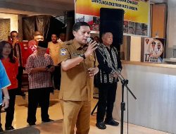 Pimpin Apel di Tengah Hujan, Wali Kota Ambon Bahas CSR, P3K, hingga Pengembangan UMKM