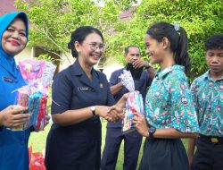 Rayakan HUT Yayasan Hang Tuah, Ketua Daerah Kodaeral IX Gabungan Jalasenastri Koarmada RI Berikan Kejutan