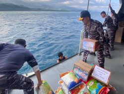 Unsur Satrol Kodaeral lX, KRI Dorang-874 Bantu Salurkan Bantuan Bagi Warga Korban Banjir Bandang Halmahera Bara