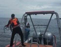 Dua Nelayan Terombang-ambing Diselamatkan Tim SAR Gabungan