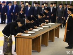 PENGUCAPAN SUMPAH JABATAN ANGGOTA DEWAN KOMISIONER OJK