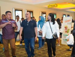 Komandan Kodaeral lX Nobar Film The Hostage’s Hero Bersama Prajurit dan Keluarga
