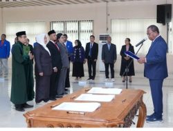 Rektor Unpatti Tekankan Kolaborasi dan Tata Kelola Profesional dalam Pelantikan Wakil Dekan Fisip
