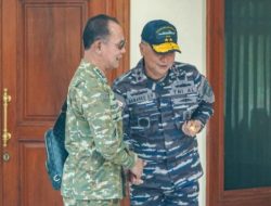 Komandan Kodaeral lX Antar Kasum TNl Usai Kunjungan Kerja di Maluku