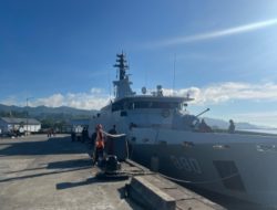 KRI Hampala-880 Sandar di Dermaga Tawiri Kodaeral IX Dukung Ops Perisai Sura-26