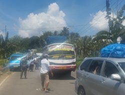 Aksi Pemalangan Jalan Ambon-Liang Lumpuhkan Arus, TNI-POLRI Gerak Cepat Pulihkan Situasi