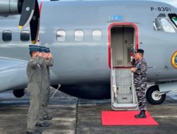 Tim Merflug Kodaeral lX Antar Keberangkatan Pesud TNl AL CN235-220 MPA Laksanakan Patroli Sektor