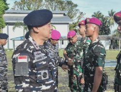Komandan Kodaeral IX Lepas Personel Eks Yonmarhanlan IX Mutasi ke Yonif 12 Marinir Jayapura