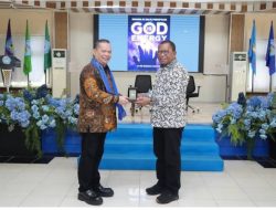 Rektor Tekankan Penguatan Spiritualitas Pegawai Melalui Kegiatan “God is Energy”