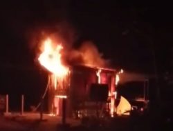 Diduga Emosi Dan Terprofokasi, Kios Bripka Rikson Siwalette Ludes Di Bakar Masa, Kapolres Diminta Tangkap Pelaku